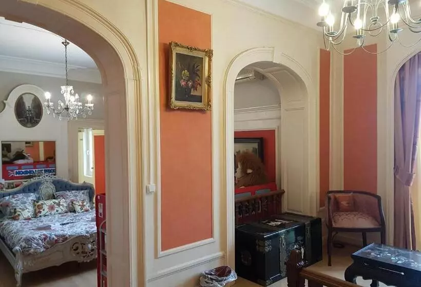 ベッドアンドブレックファースト Château Lambert Moulinsart Hotel, Shuttle Airport, Long Term Parking, Snooker, Large Terrasse, Dinne