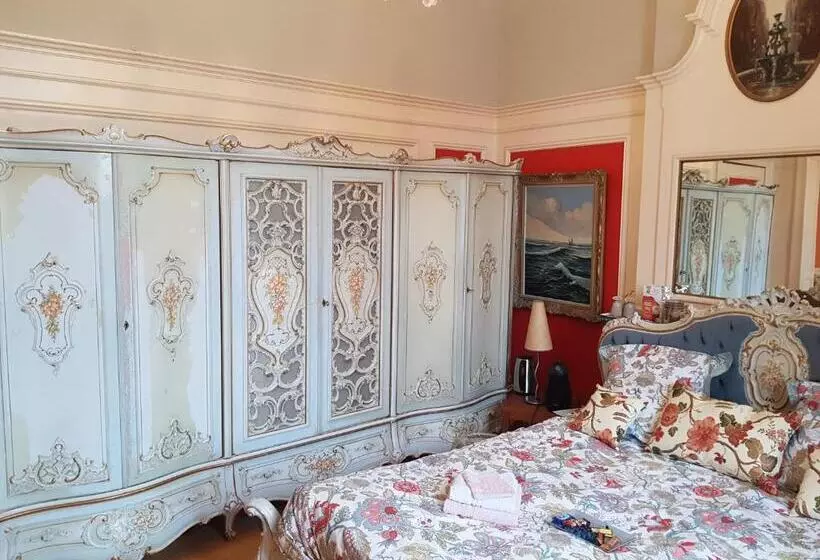 ベッドアンドブレックファースト Château Lambert Moulinsart Hotel, Shuttle Airport, Long Term Parking, Snooker, Large Terrasse, Dinne