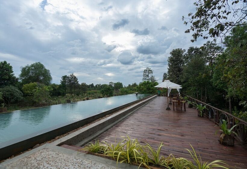 هتل Bong Thom Forest Lodge