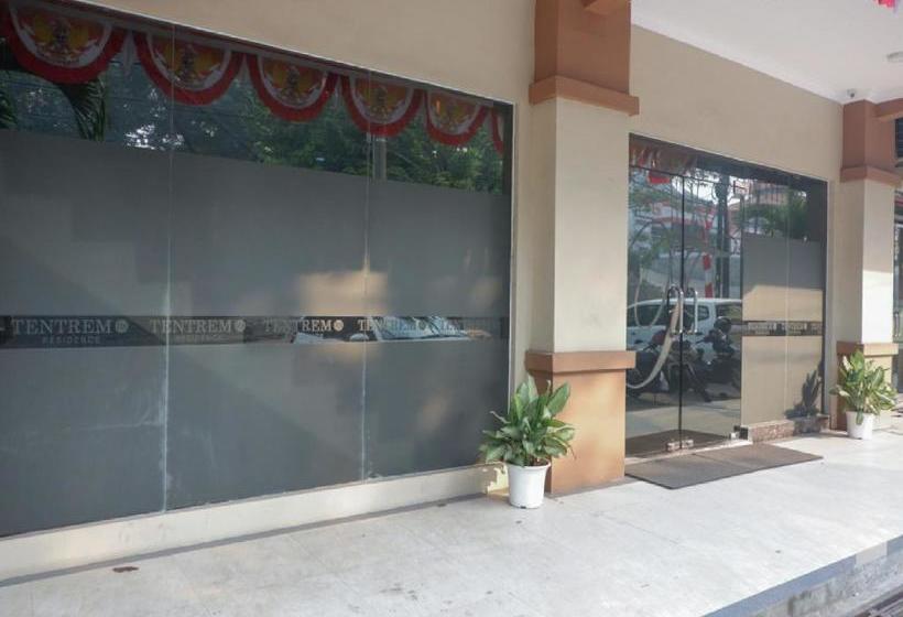 Pensió Reddoorz Near Java Supermall Semarang