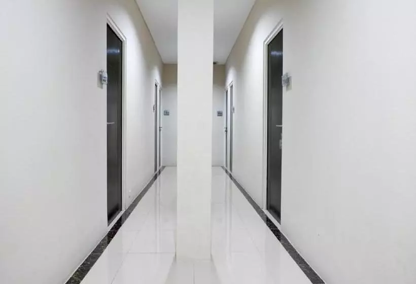 Majatalo Reddoorz Near Java Supermall Semarang