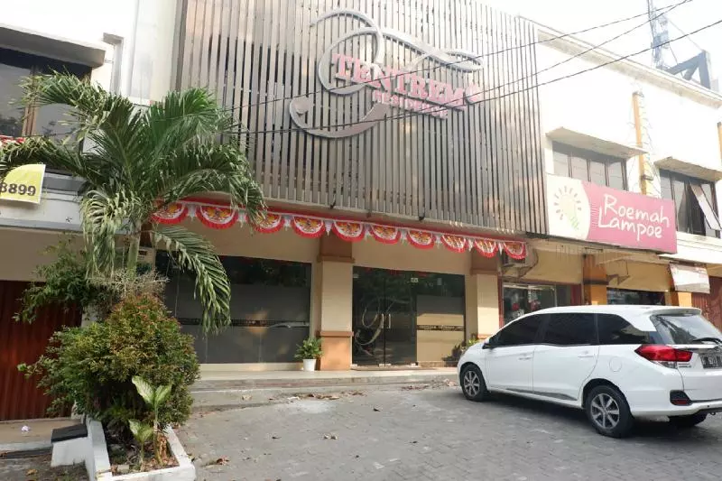 Majatalo Reddoorz Near Java Supermall Semarang