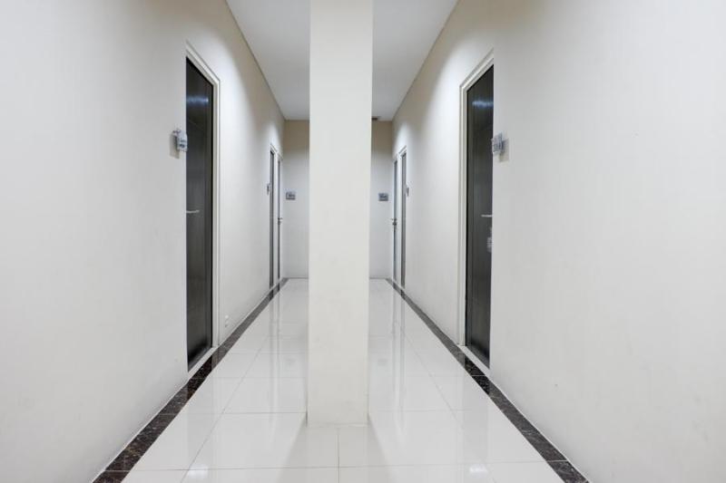 Pensiune Reddoorz Near Java Supermall Semarang