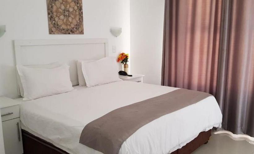 בית מלון כפרי Royal Ushaka Durban North