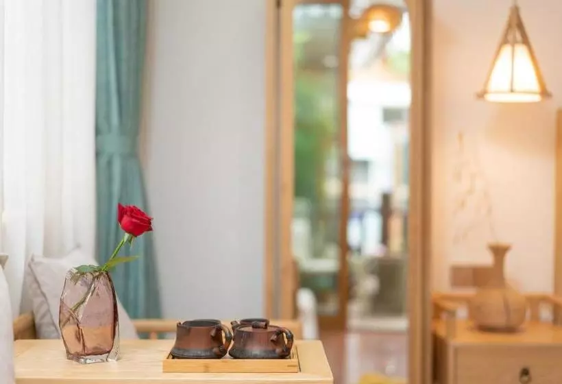 ペンション Lijiang Nanfu Yinglu Guesthouse