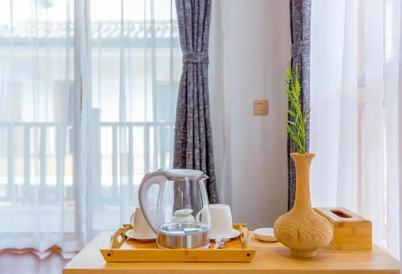 ペンション Lijiang Nanfu Yinglu Guesthouse