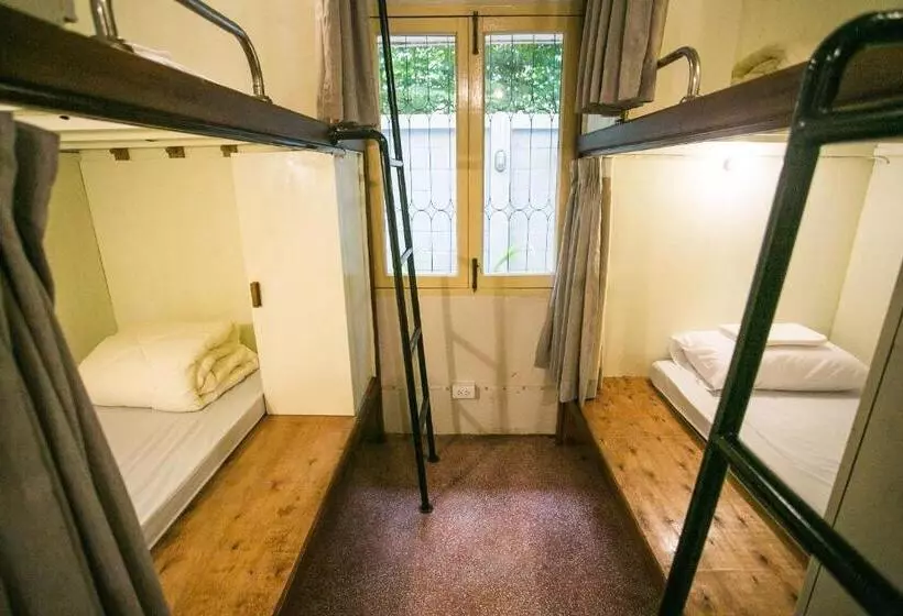 Barn1920s Hostel