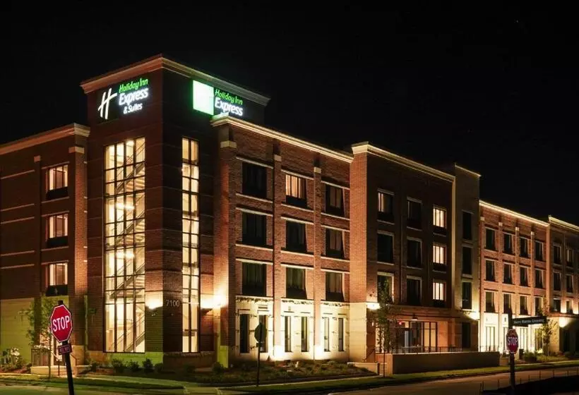 Hotelli Holiday Inn Express & Suites Franklin   Berry Farms, An Ihg