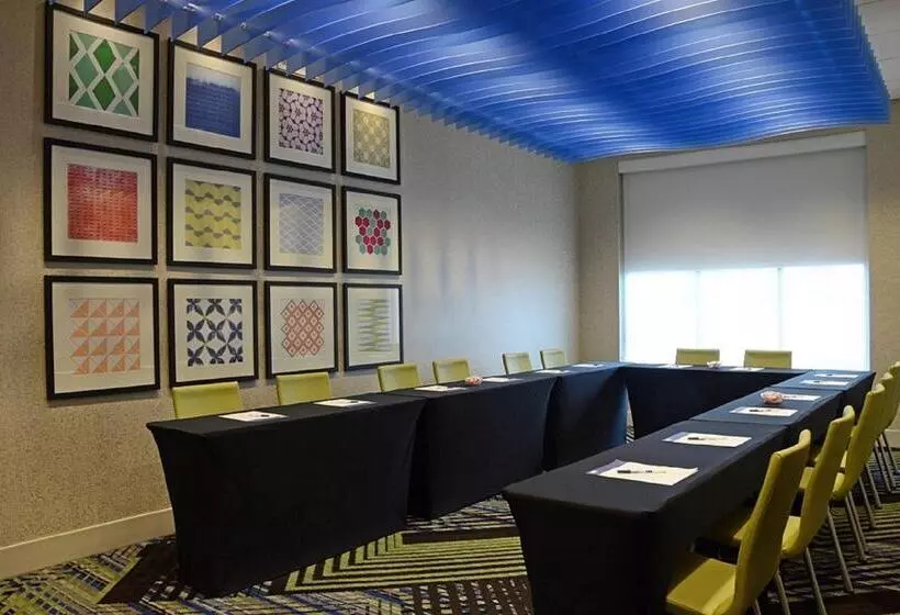 Hotelli Holiday Inn Express & Suites Franklin   Berry Farms, An Ihg