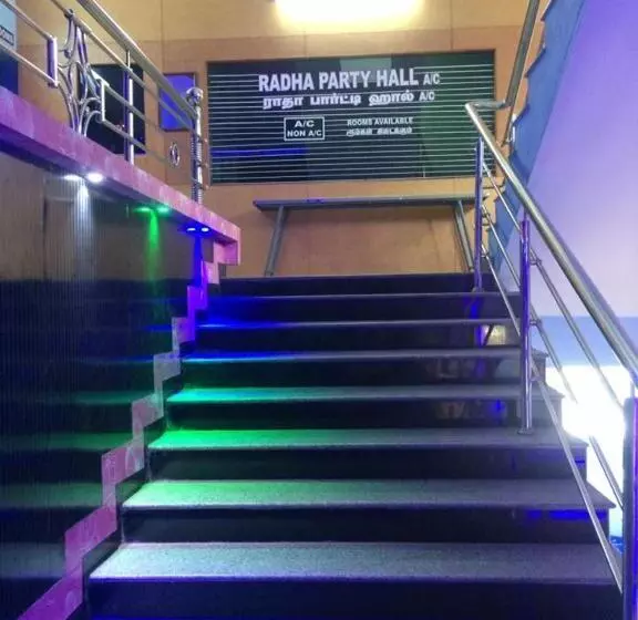 ホテル Radha Party Hall