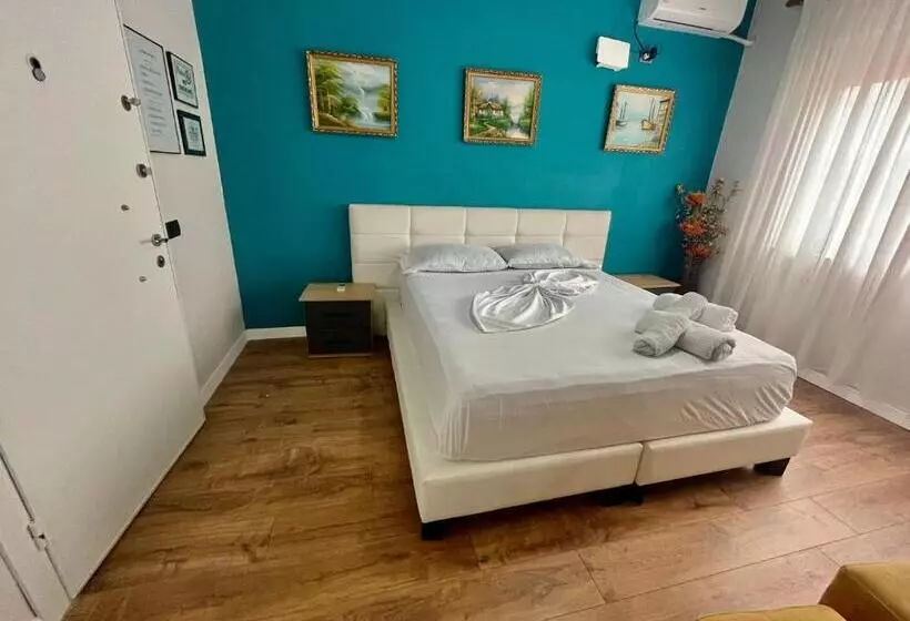 پانسیون Central Room Private Entry And Bathroom