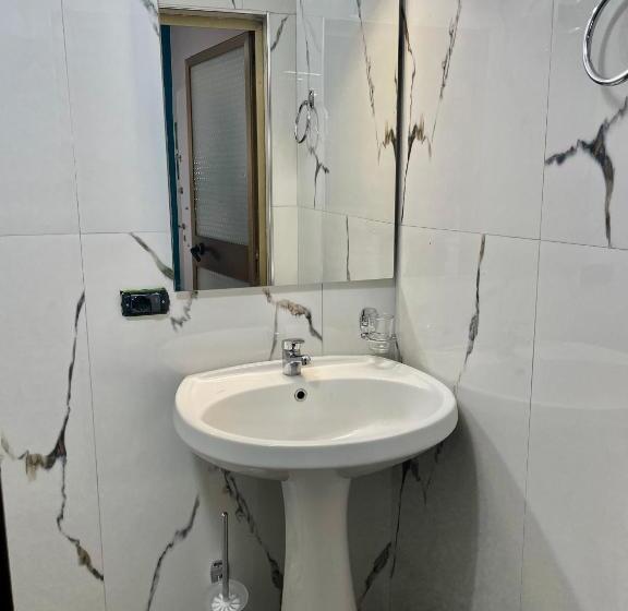 بنسيون Central Room Private Entry And Bathroom