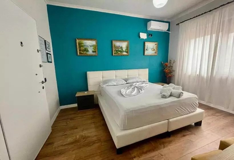 پانسیون Central Room Private Entry And Bathroom