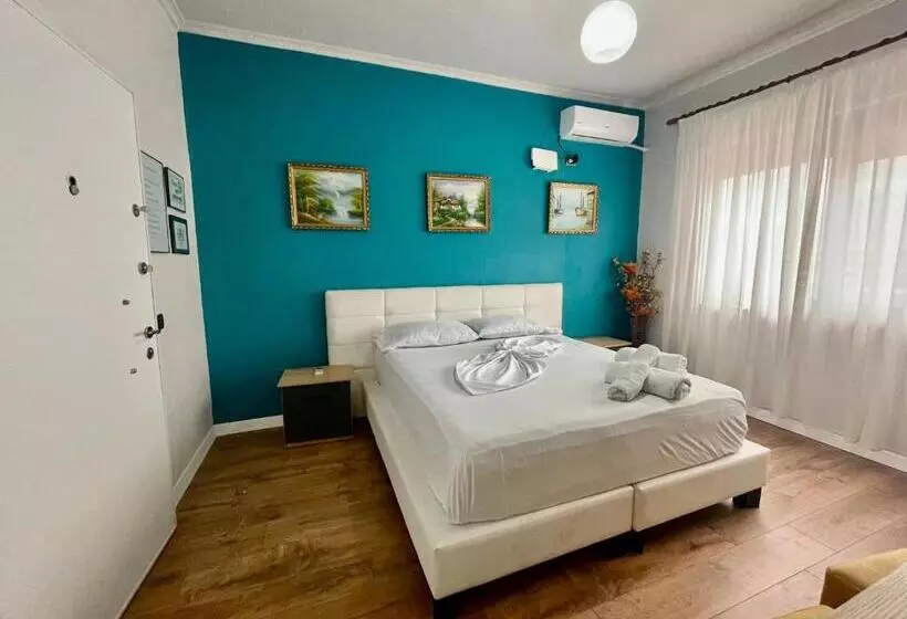 پانسیون Central Room Private Entry And Bathroom