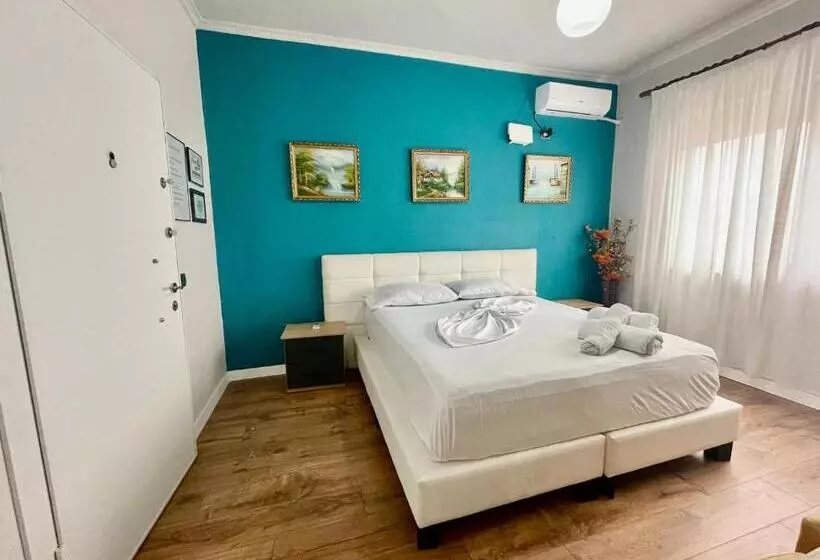 پانسیون Central Room Private Entry And Bathroom