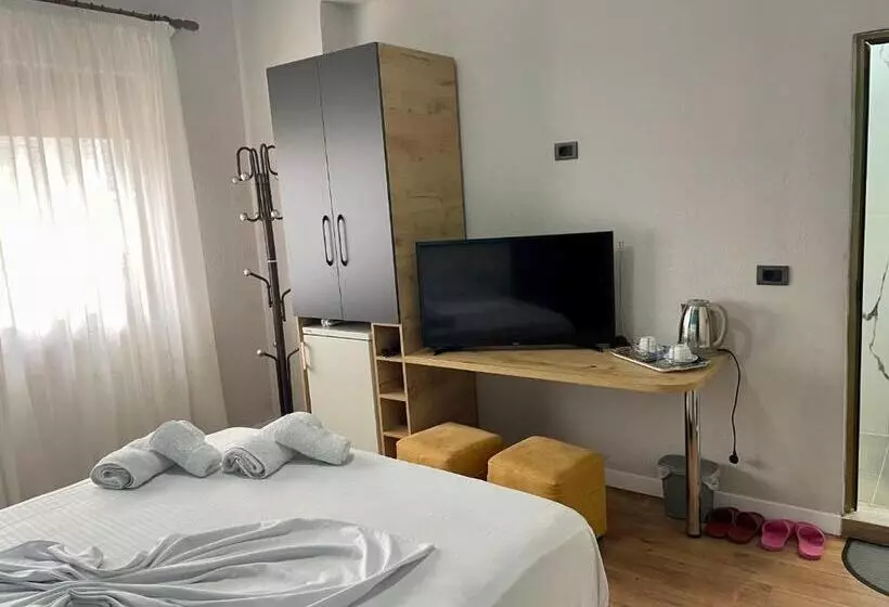 پانسیون Central Room Private Entry And Bathroom