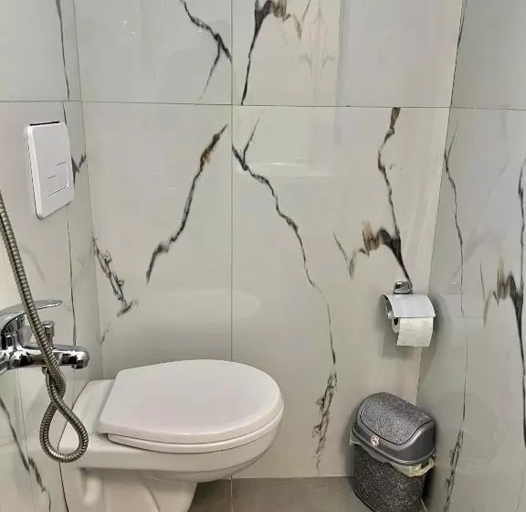 پانسیون Central Room Private Entry And Bathroom