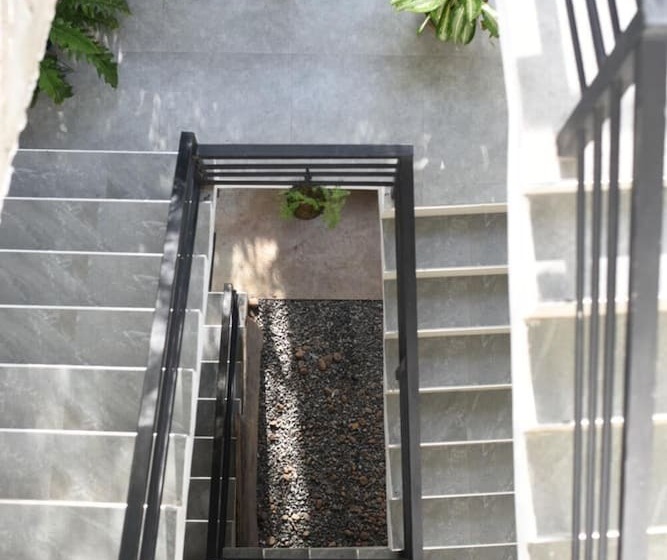 Steps Backpackers Hostel