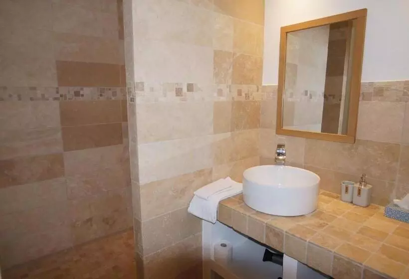 L Ostal Bed & Breakfast Chambres Et Suites De 25 à 40m2 Spa