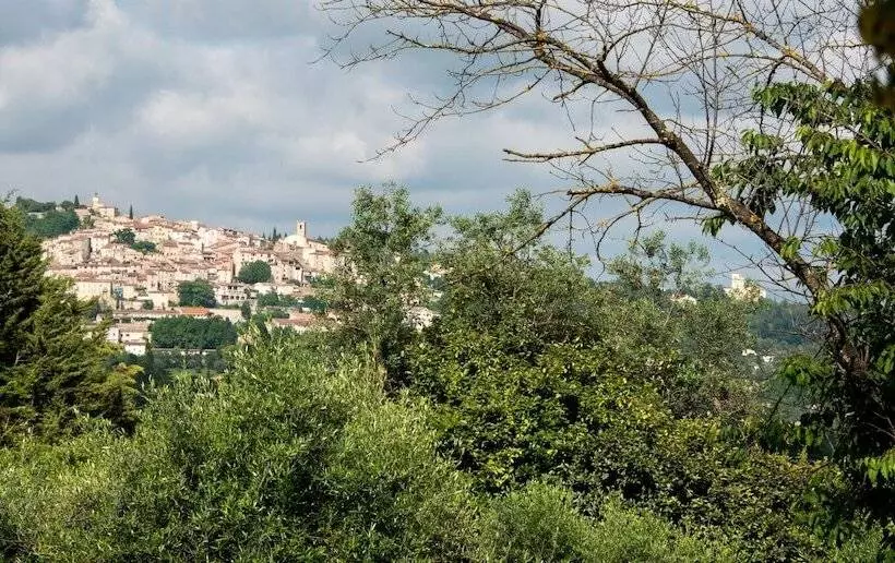 Aamiaismajoitus (B&B) Le Mas Des Romarins
