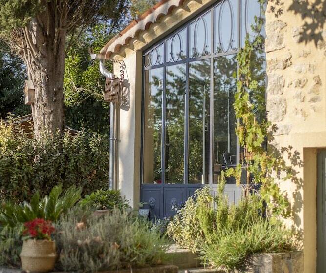 تختخواب و صبحانه Le Mas Des Romarins