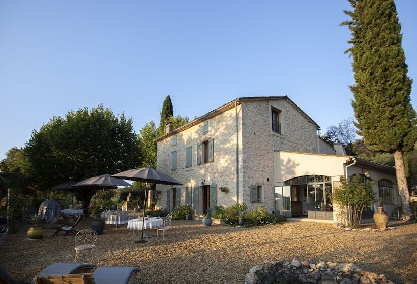 تختخواب و صبحانه Le Mas Des Romarins