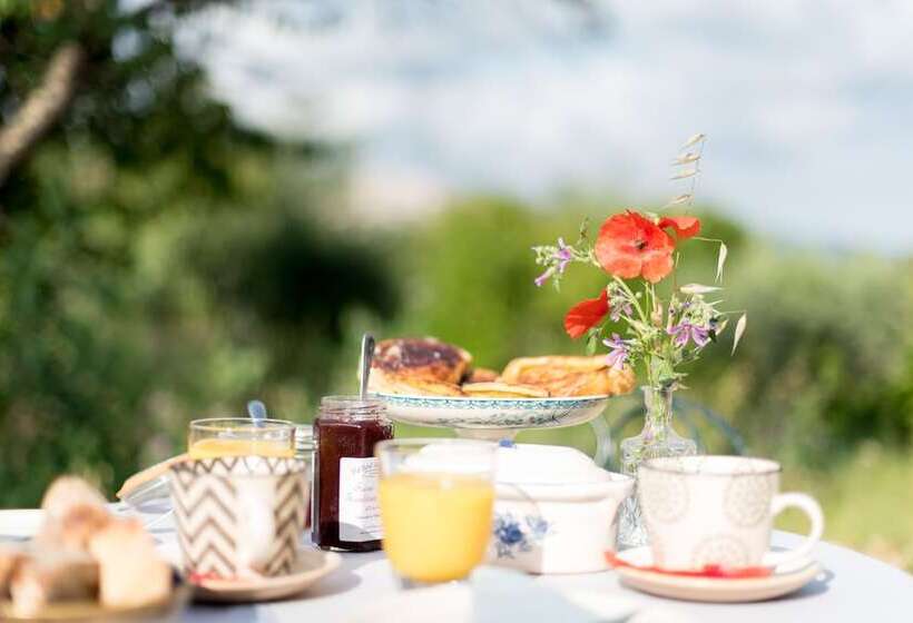 تختخواب و صبحانه Le Mas Des Romarins