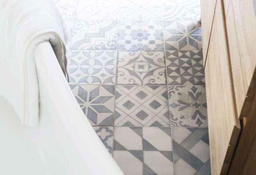 تختخواب و صبحانه Le Mas Des Romarins