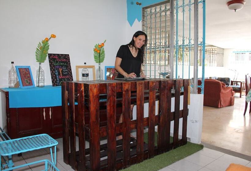 Los Panas Hostel