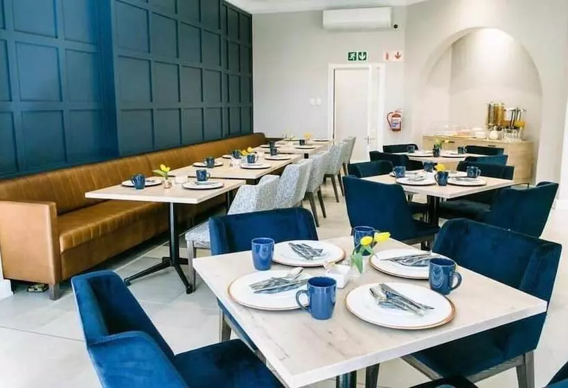 Majatalo 30 On Whites Guesthouse