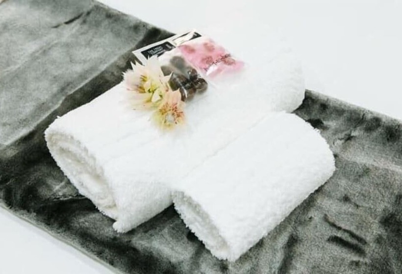 펜션 30 On Whites Guesthouse