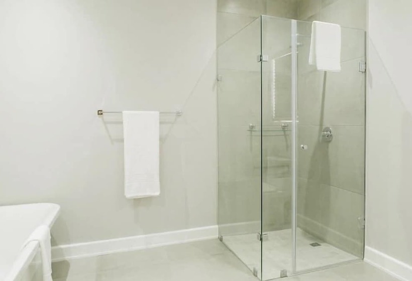 펜션 30 On Whites Guesthouse