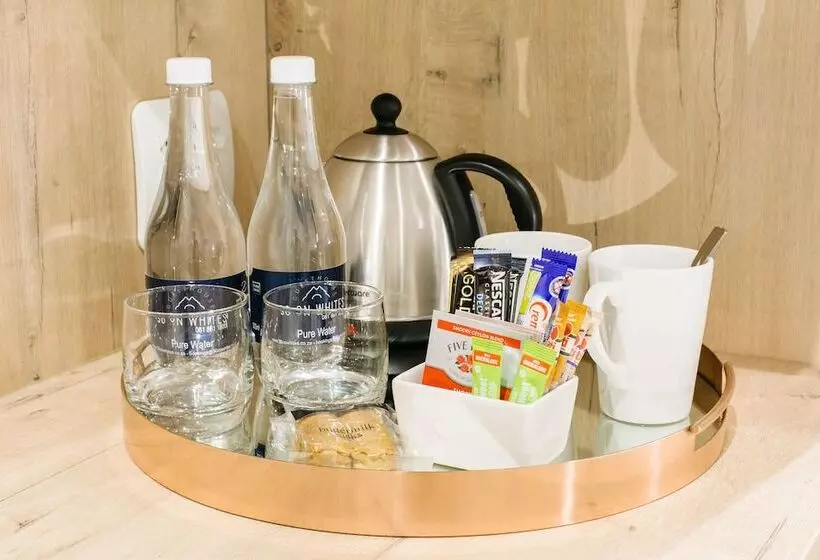 Majatalo 30 On Whites Guesthouse