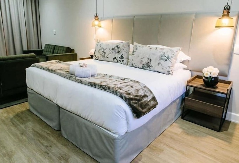 펜션 30 On Whites Guesthouse