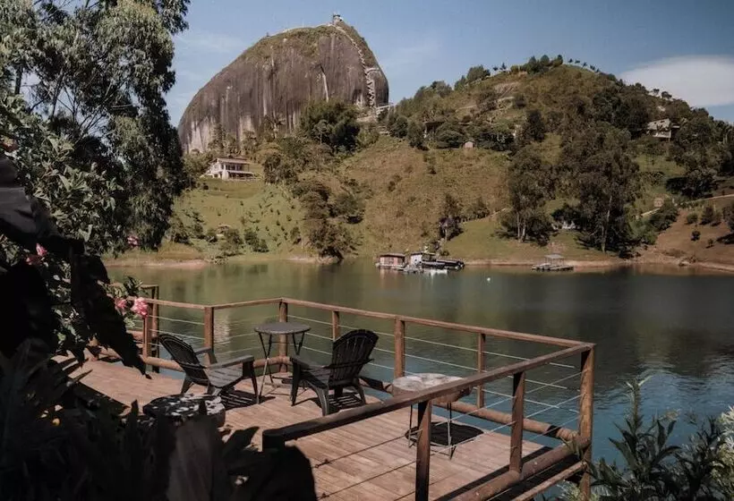 هتل Ecolodge Bahia Del Peñón