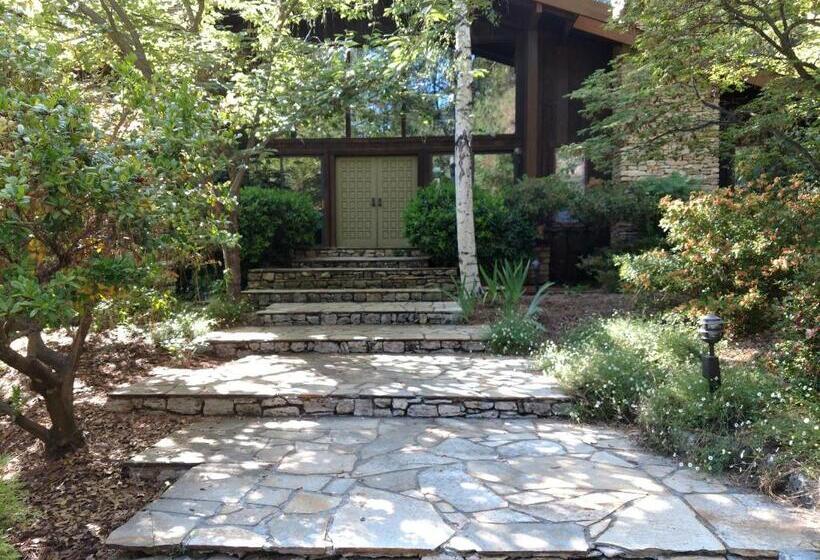 Ponderosa Ridge A B & B