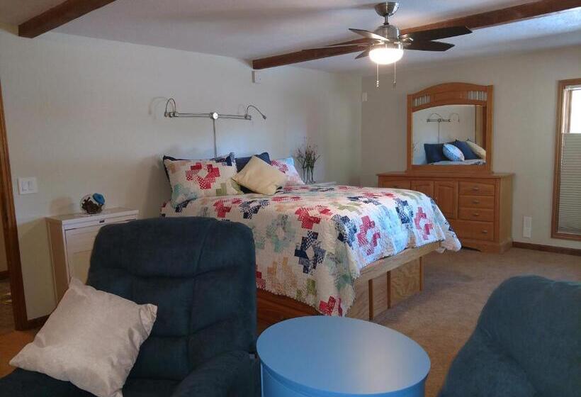 Ponderosa Ridge A B & B