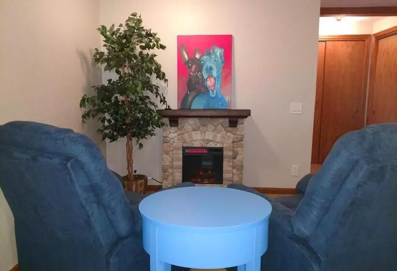 Ponderosa Ridge A B & B