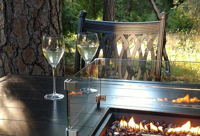 Ponderosa Ridge A B & B