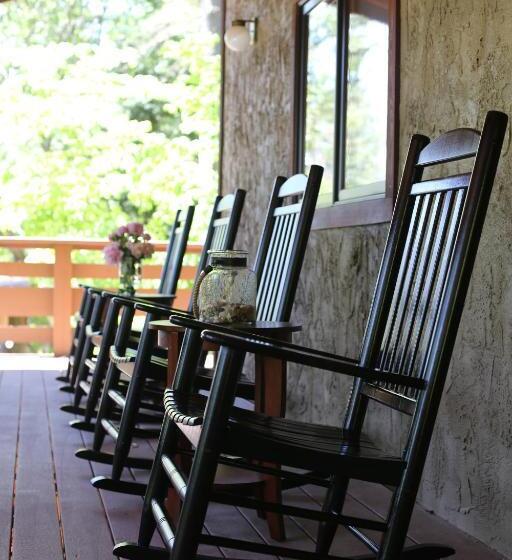 Ponderosa Ridge A B & B