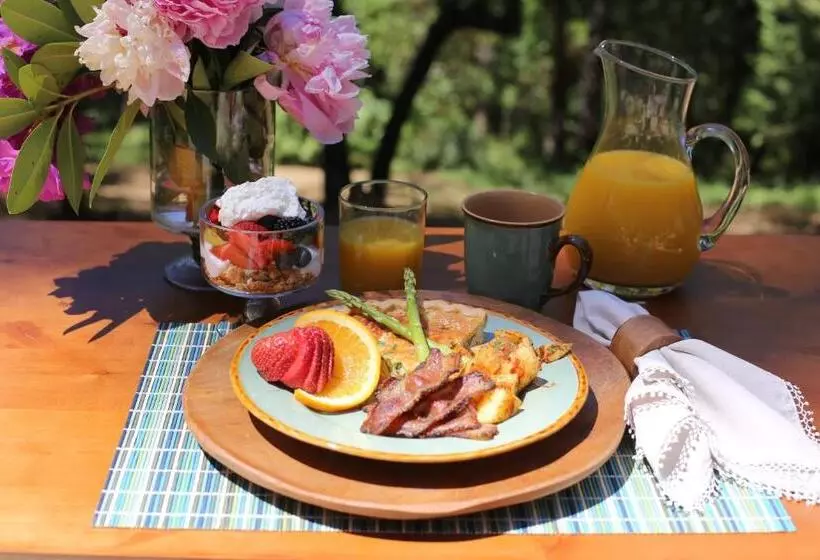 Ponderosa Ridge A B & B