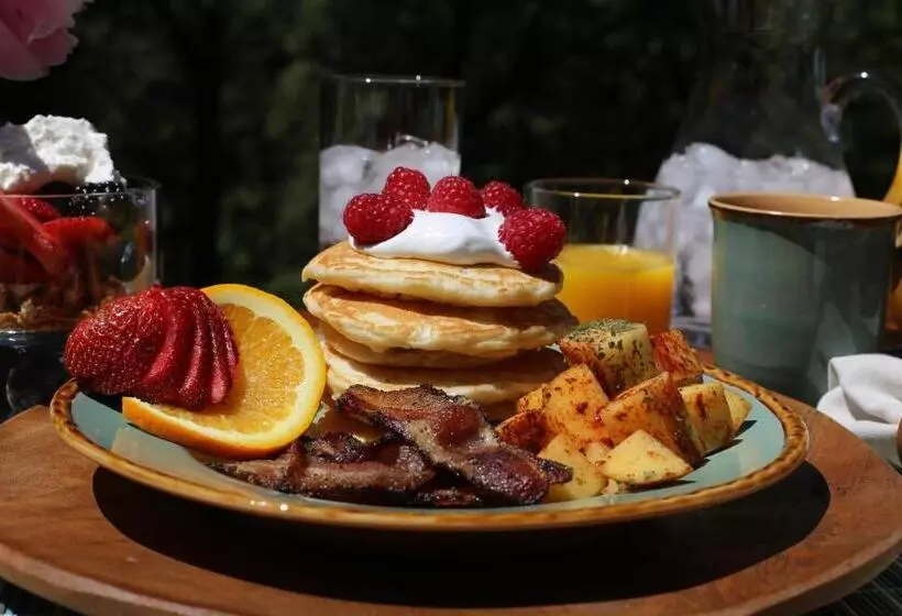 Ponderosa Ridge A B & B