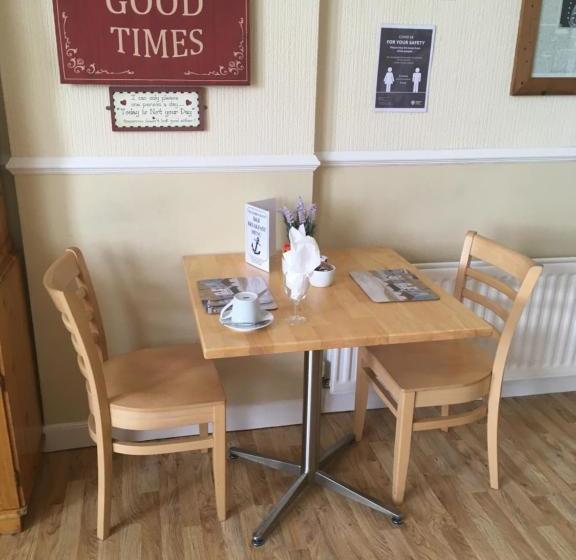 צימר The Harbour Inn