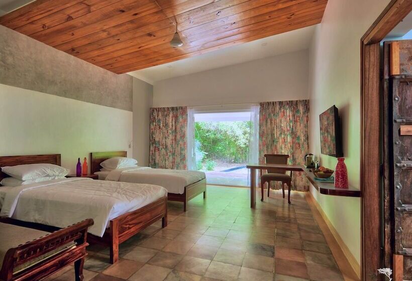 Отель Red Earth Tadoba