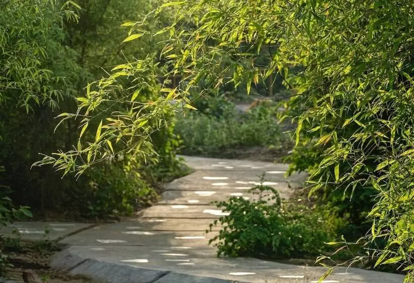 ホテル Red Earth Tadoba