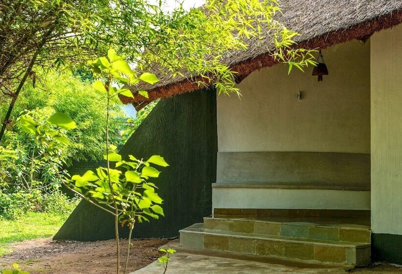 Отель Red Earth Tadoba