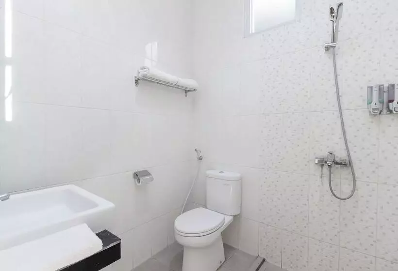 ホテル Reddoorz Near Goa Sunyaragi