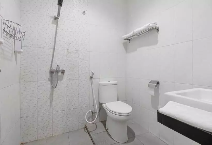 ホテル Reddoorz Near Goa Sunyaragi