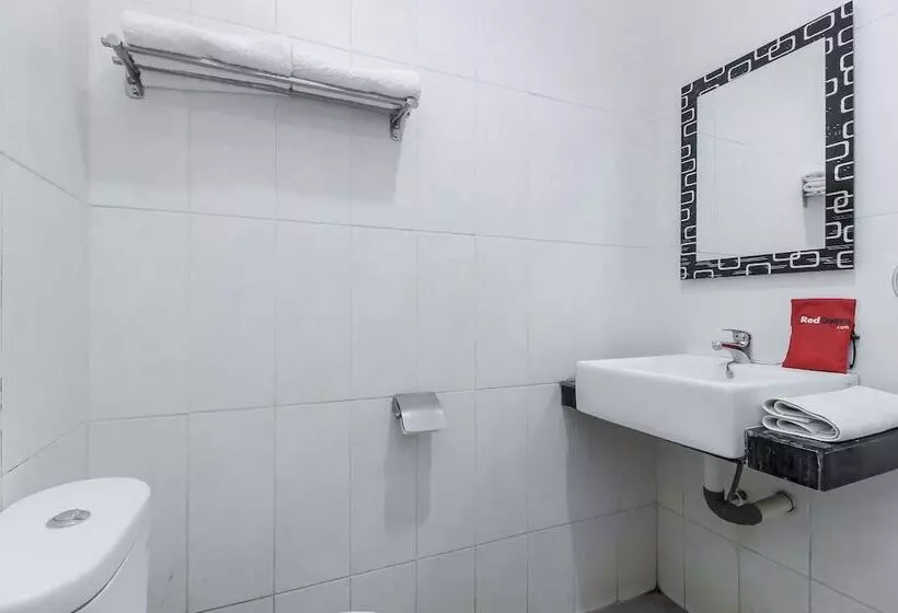 ホテル Reddoorz Near Goa Sunyaragi