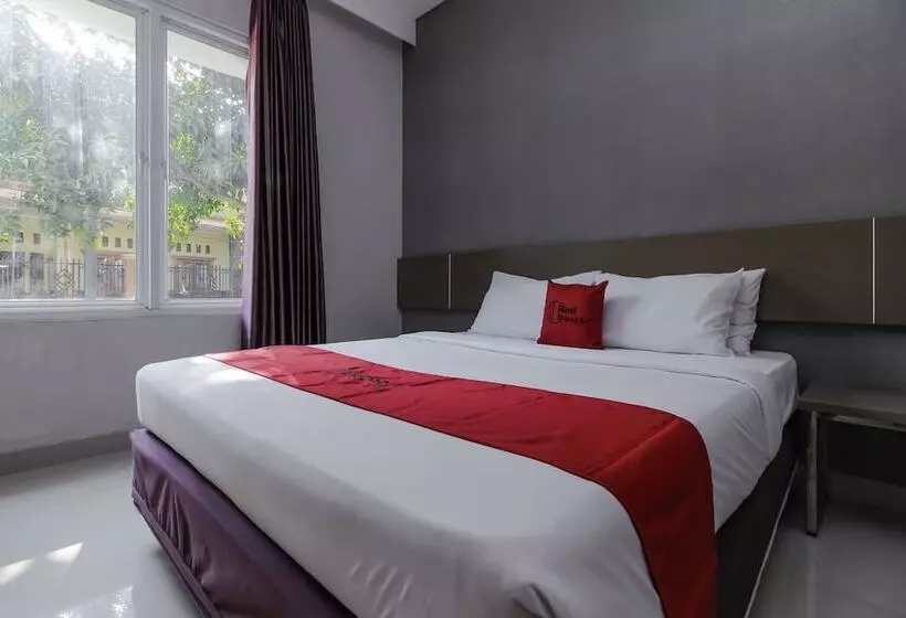 ホテル Reddoorz Near Goa Sunyaragi